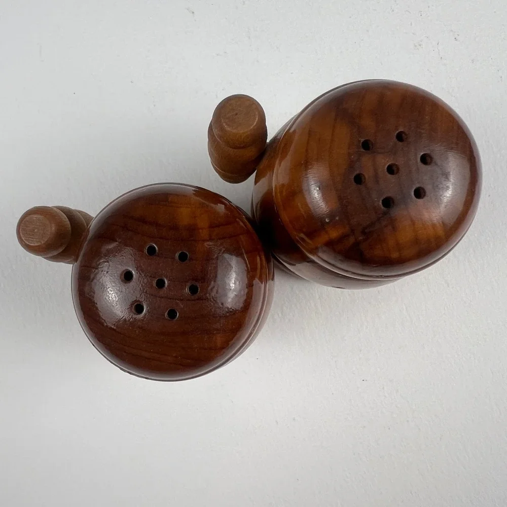 Vintage Yellowstone National Park Salt Pepper Shaker Set Wood Mug Souvenir Brown